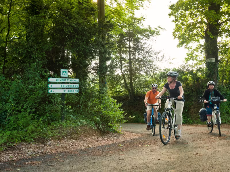 Tour de Manche à vélo en forêt en famille - Vers Bricquebec