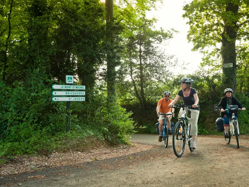 Tour de Manche à vélo en forêt en famille - Vers Bricquebec