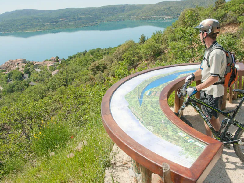 Table d'orientation sur la GT TransVerdon VTT