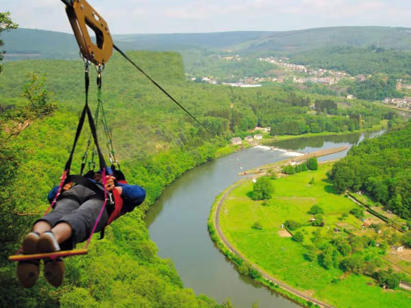 La tyrolienne Fantasticable au dessus de la Meuse - Fumay