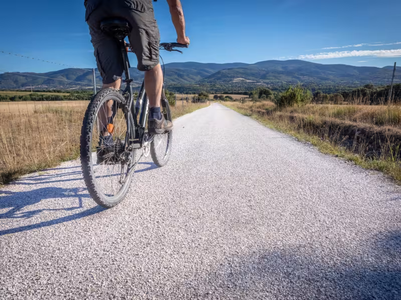 Chemin blanc sur La Véloccitanie