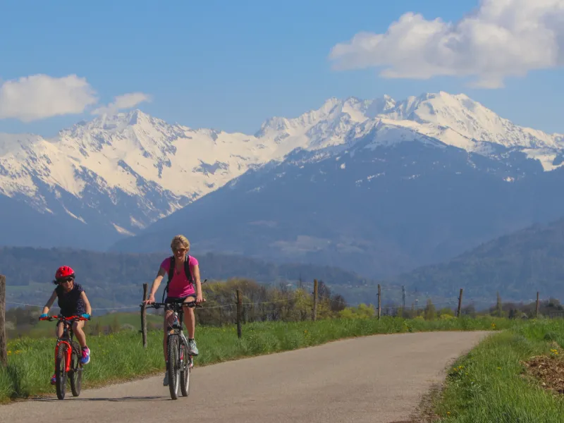 Les lacs des Savoies à vélo