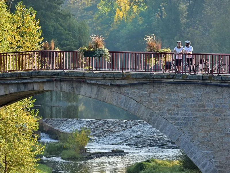 Pont aux abords de Laguépie