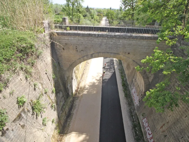 Vue en plongée sur la Via Venaissia 