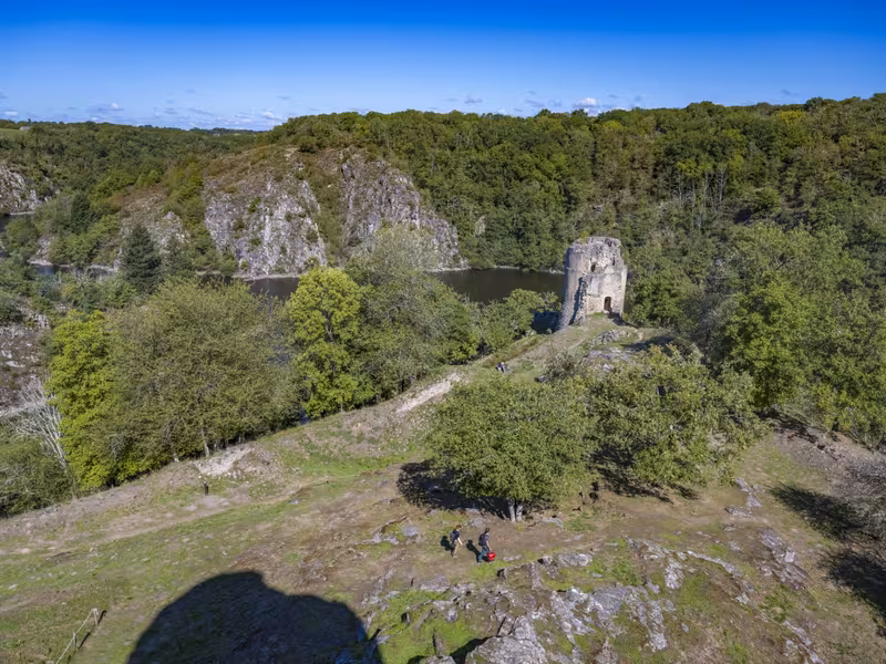 Vue sur la tour du Bridiers