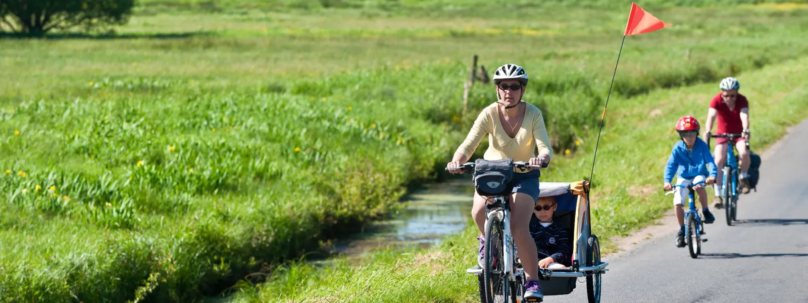 A vélo avec les enfants dans la Baie du Cotentin