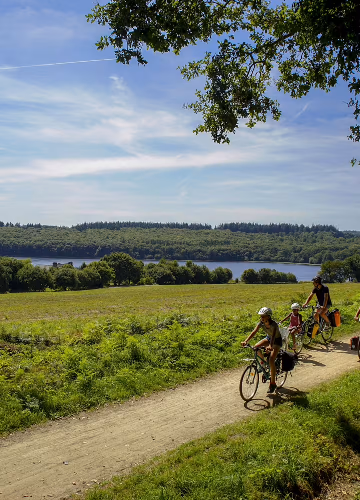 La Vélodyssée en famille autour du lac de Guerlédan
