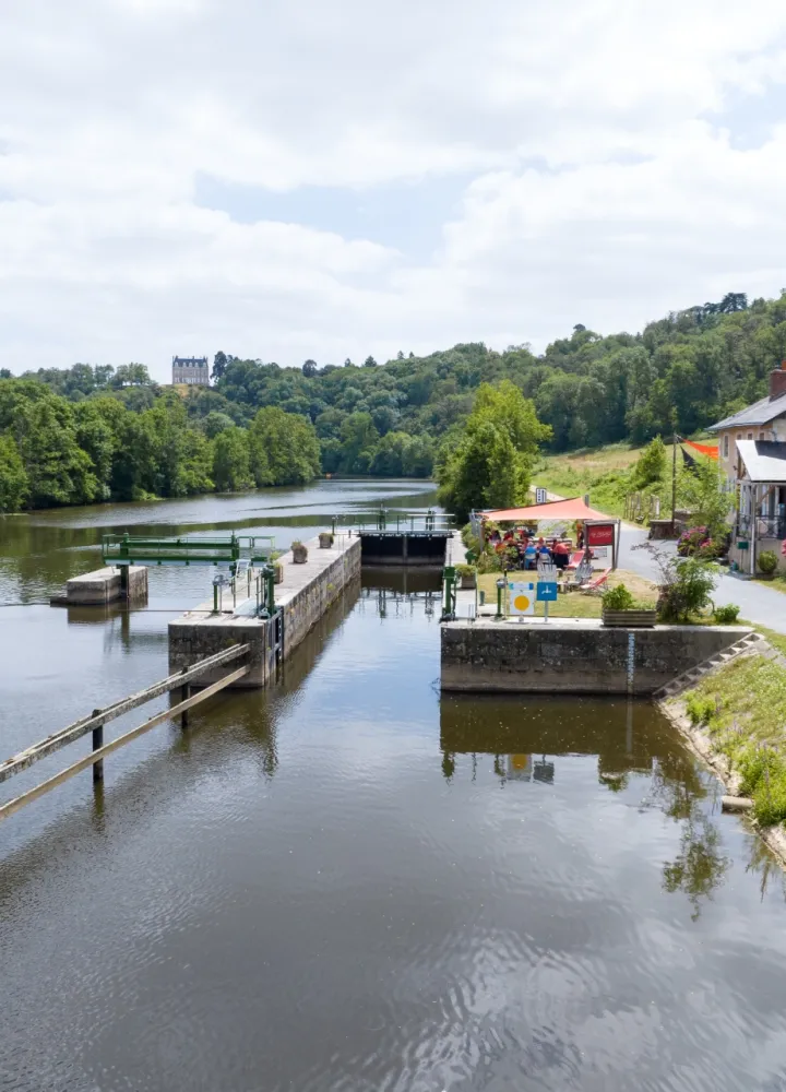 Ecluse d'Origne sur la Mayenne