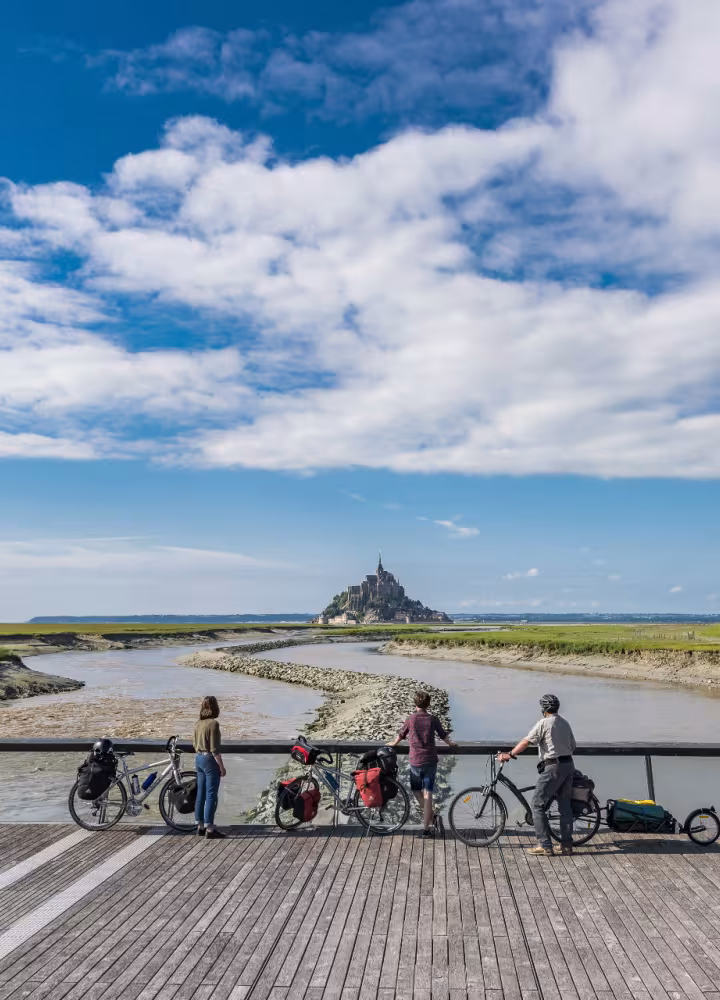 Vue sur Le Mont-Saint-Michel depuis La Véloscénie