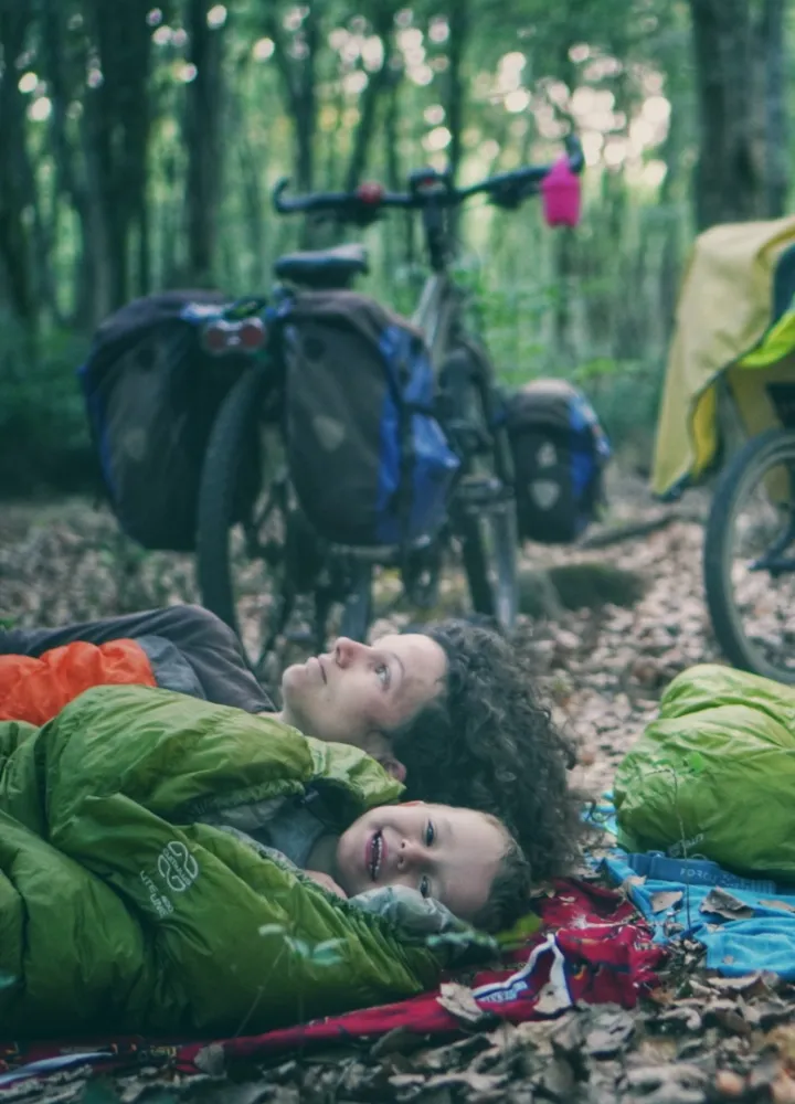 Bivouac en forêt en famille