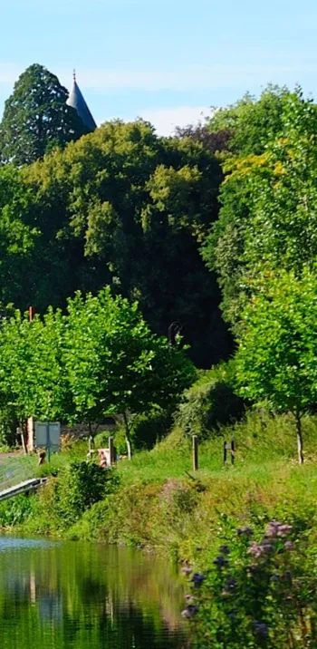 Vélo sur le canal de Nantes à Brest