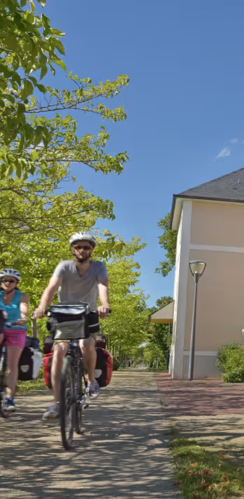 Ancienne gare sur la voie verte du Lude - Vallée du loir à vélo