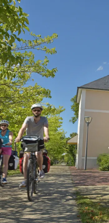 Ancienne gare sur la voie verte du Lude - Vallée du loir à vélo