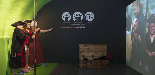 Salle des déguisements/selfies - Visite du Repaire Louis Mandrin avec des enfants