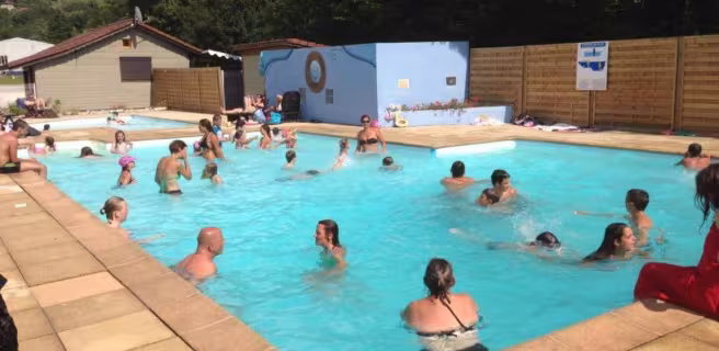 camping saumont 3 étoiles aixlesbainsrivieradesalpes piscine