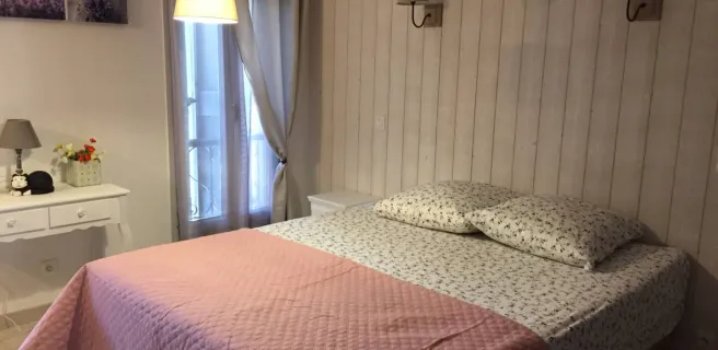 Chambre du Chat Roi II Tournesol (Room of the King Cat II Sunflower)