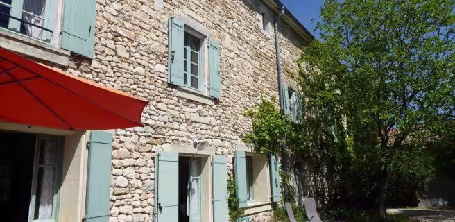 Façade du Mas des Sages