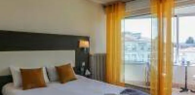 Brit Hôtel Bleu Nuit