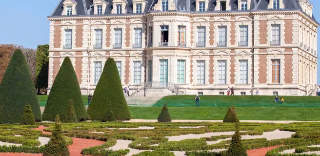 Extérieur et broderies