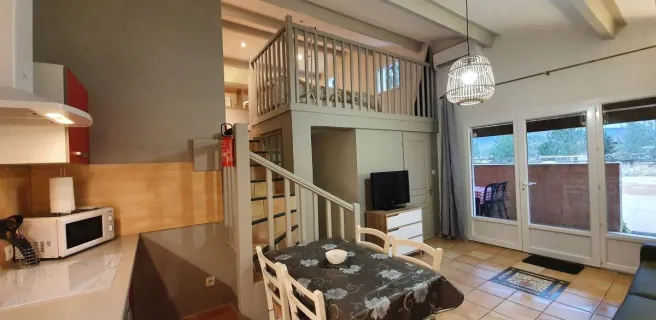 Lou Visetto - rental l'Ostal private terrace and shared swimming pool