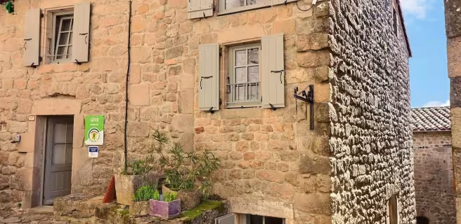 Gîte Les Ruches au coeur du village de caractère