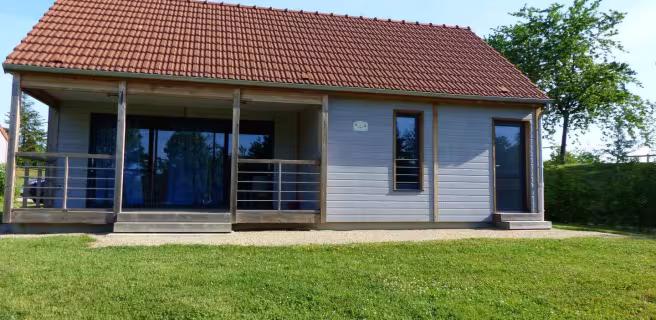 Chalet Rouge Cerise dans l'Allier en Auvergne