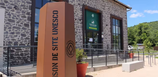 Extérieur de l'office de tourisme de Volvic