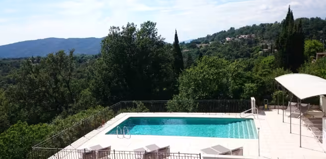 Hôtel Au Relais Provençal