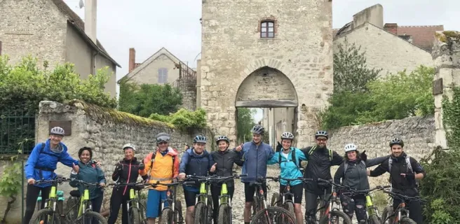 Organisation de jeux de piste à vélo et de sorties thématiques accompagnées pour groupes