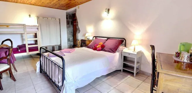 La chambre familiale 1 lit en 140 et 1 lit en 90