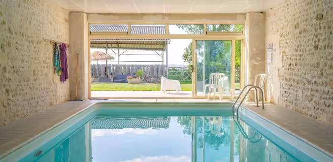 Piscine couverte et chauffée toute l'année