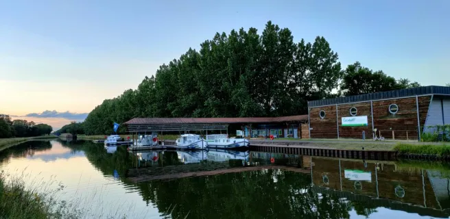 Port de la Vauvelle, Locaboat
