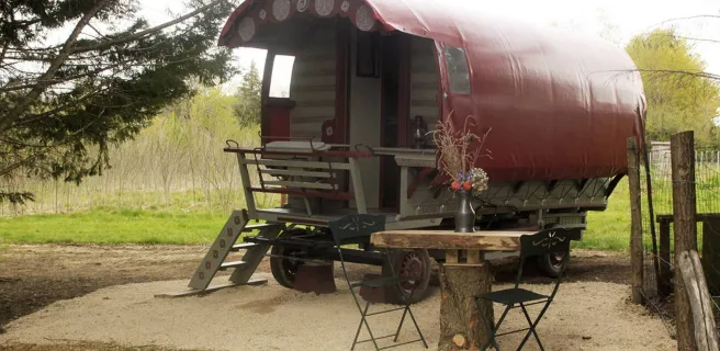 Roulotte irlandaise Polly - Au Jardin de la Vouivre