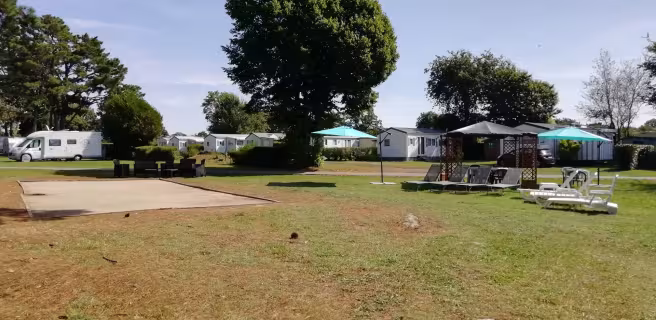 Camping Des Pierres Debout