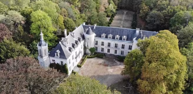 Meublé Château de Charnizay