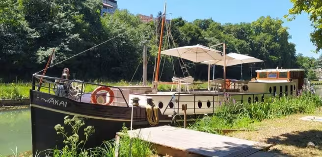 Les cabines de la Péniche Wakaï