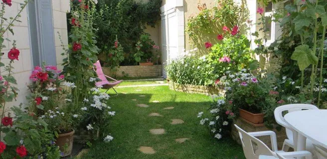 M. et Mme Michel et Annette HOLSTEIN