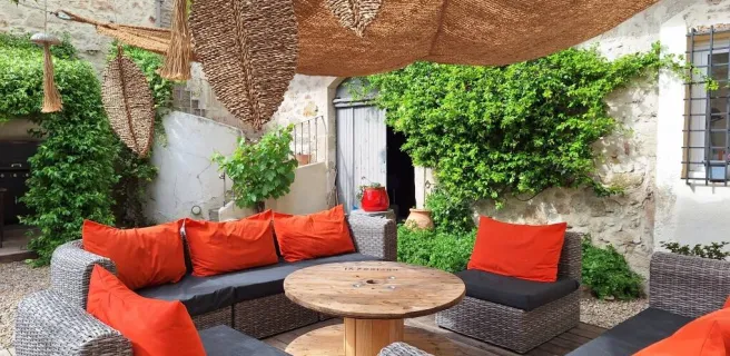 LA MALADRERIE - TAHITI STUDIO