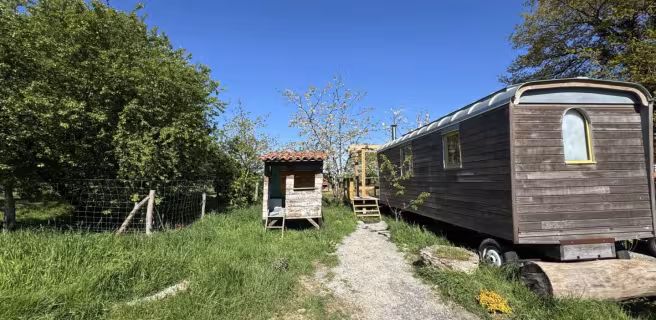 Roulotte à la ferme de Youna et Zélie