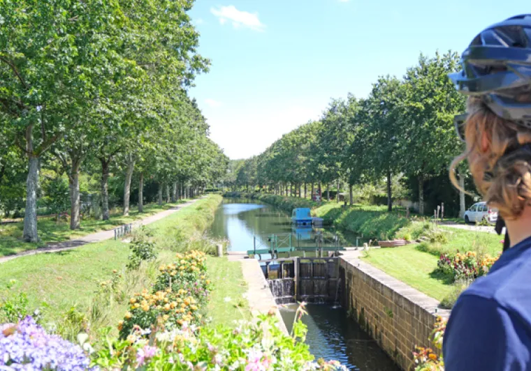 Sur le canal de Nantes à Brest