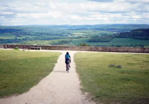 A vélo à Vézelay, en Bourgogne