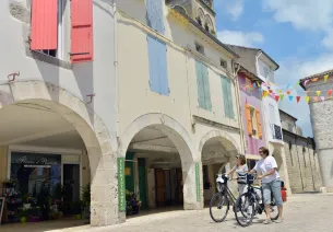 Le canal de Garonne et ses villages étonnants