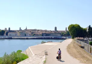 Arrivée à vélo à Arles