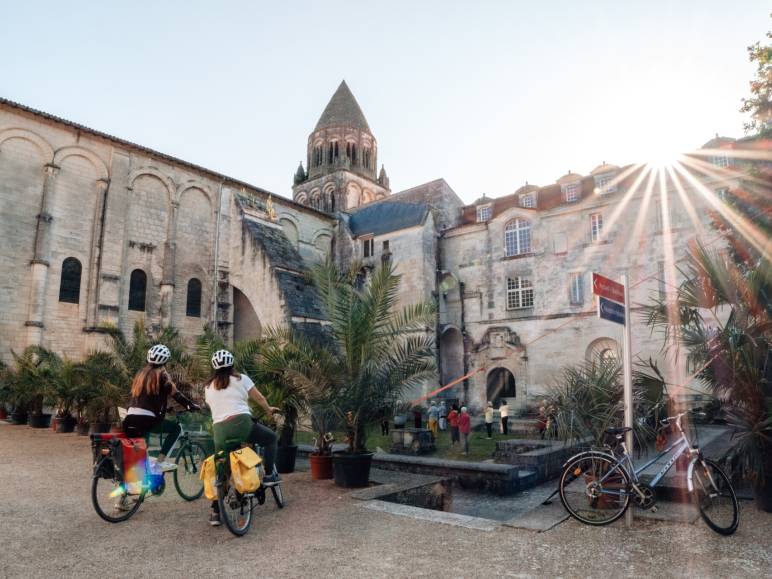 Saintes, le grand chemin