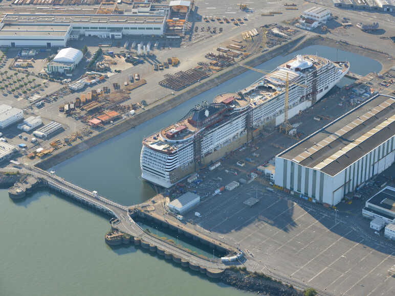 Ship-building Yards in St-Nazaire - STX Europe
